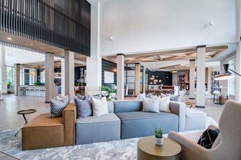 Clubhouse & lounge area